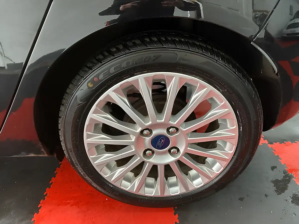 Used 2013 Ford Fiesta Titanium Black - Interior and Exterior details 12