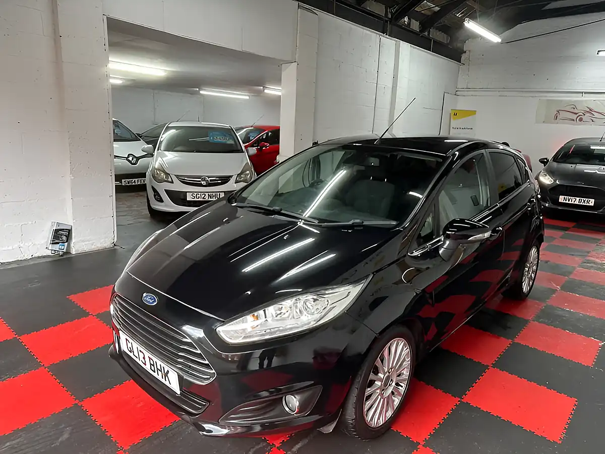 Used 2013 Ford Fiesta Titanium Black - Interior and Exterior details 3