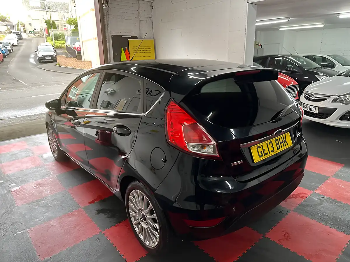 Used 2013 Ford Fiesta Titanium Black - Interior and Exterior details 4