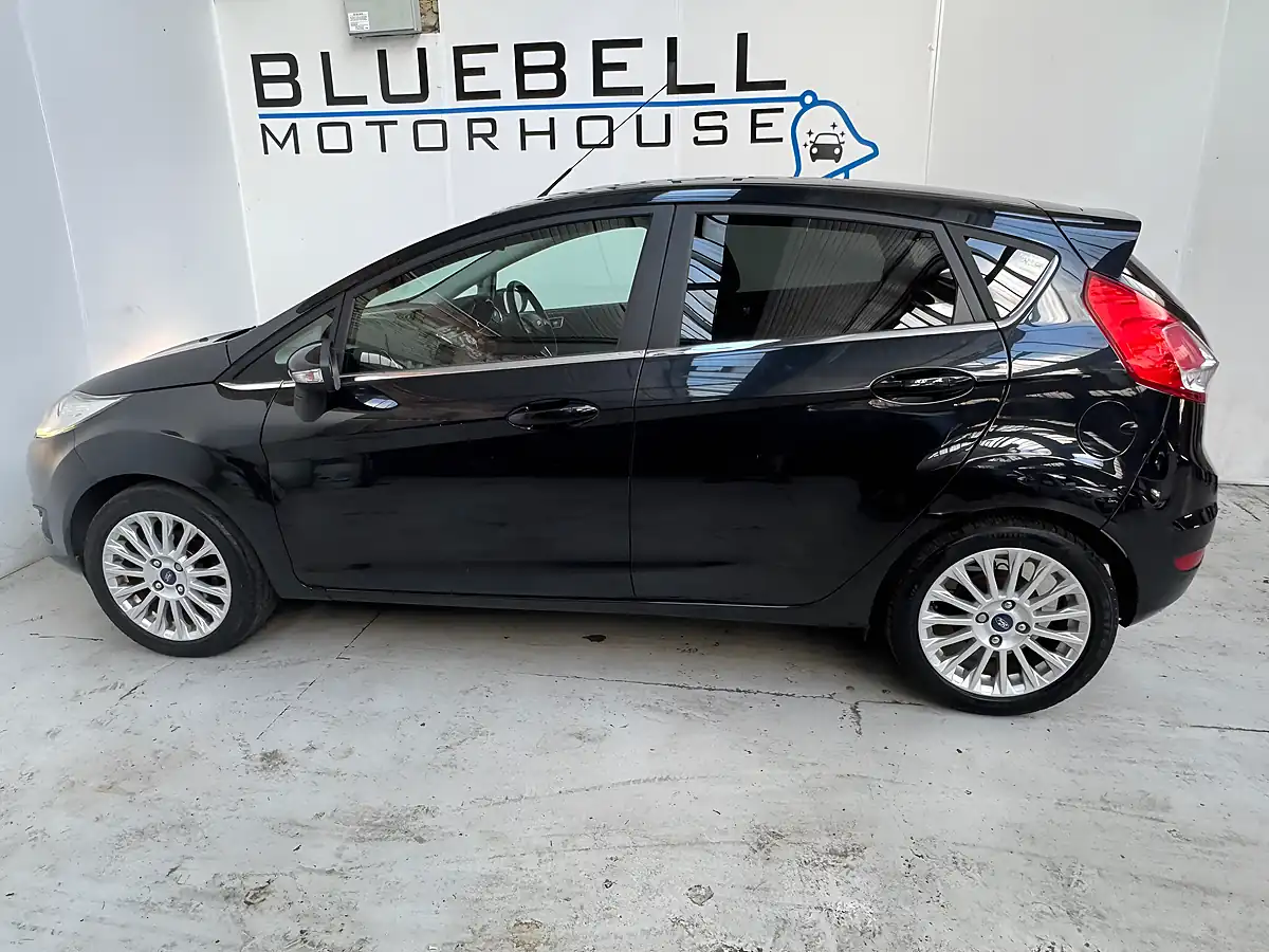 Used 2013 Ford Fiesta Titanium Black - Interior and Exterior details 7