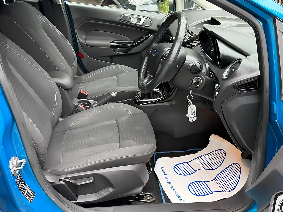 Used 2013 Ford Fiesta Titanium Blue - Interior and Exterior details 16