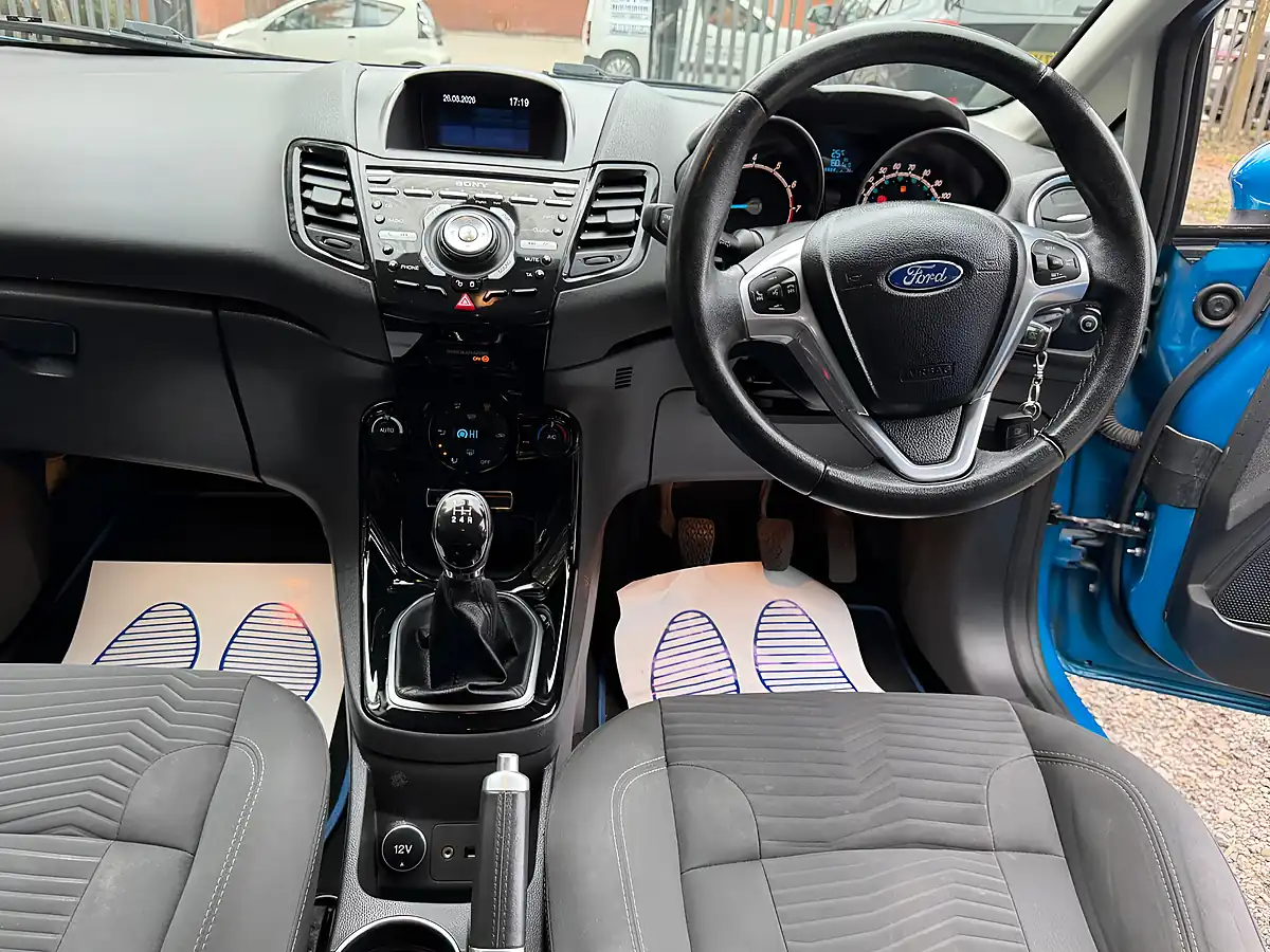 Used 2013 Ford Fiesta Titanium Blue - Interior and Exterior details 18