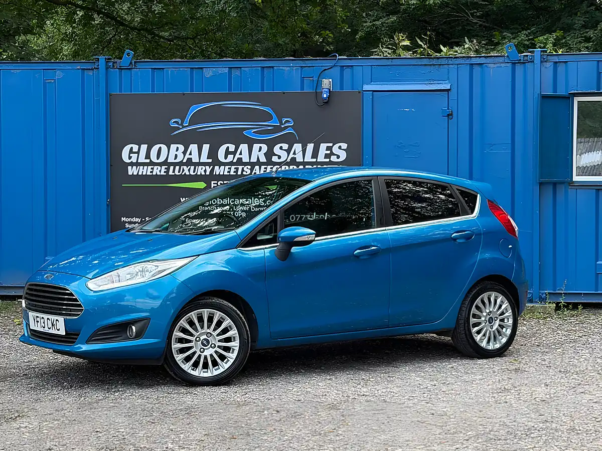 Used 2013 Ford Fiesta Titanium Blue - Interior and Exterior details 5