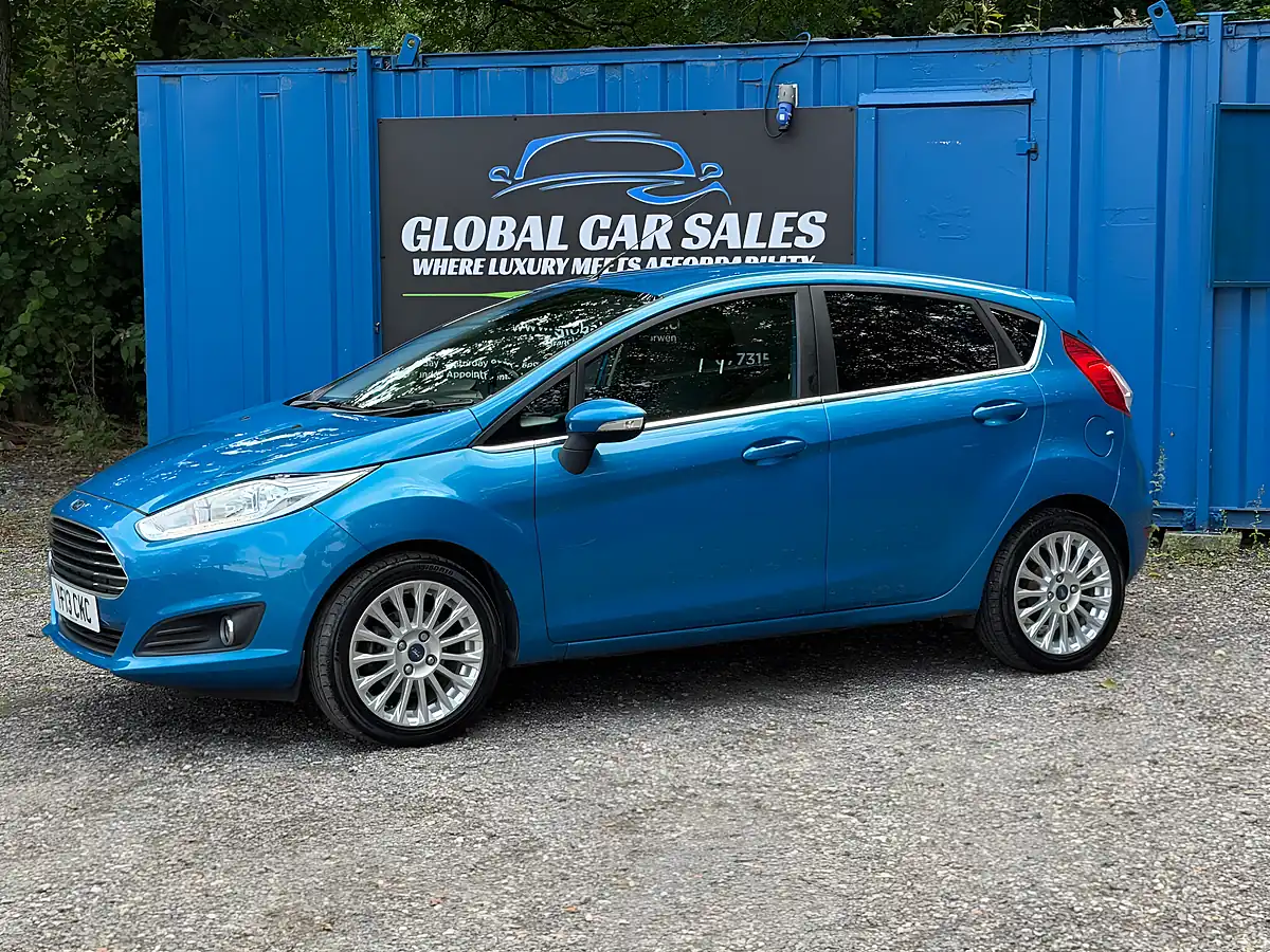 Used 2013 Ford Fiesta Titanium Blue - Interior and Exterior details 8