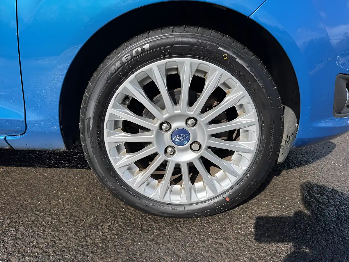 Used 2013 Ford Fiesta Titanium Blue - Interior and Exterior details 12