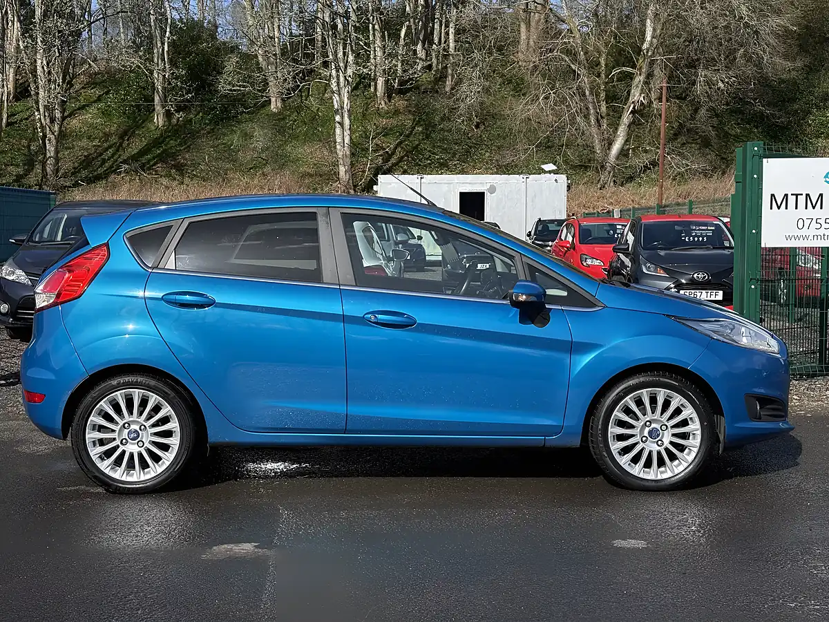 Used 2013 Ford Fiesta Titanium Blue - Interior and Exterior details 5