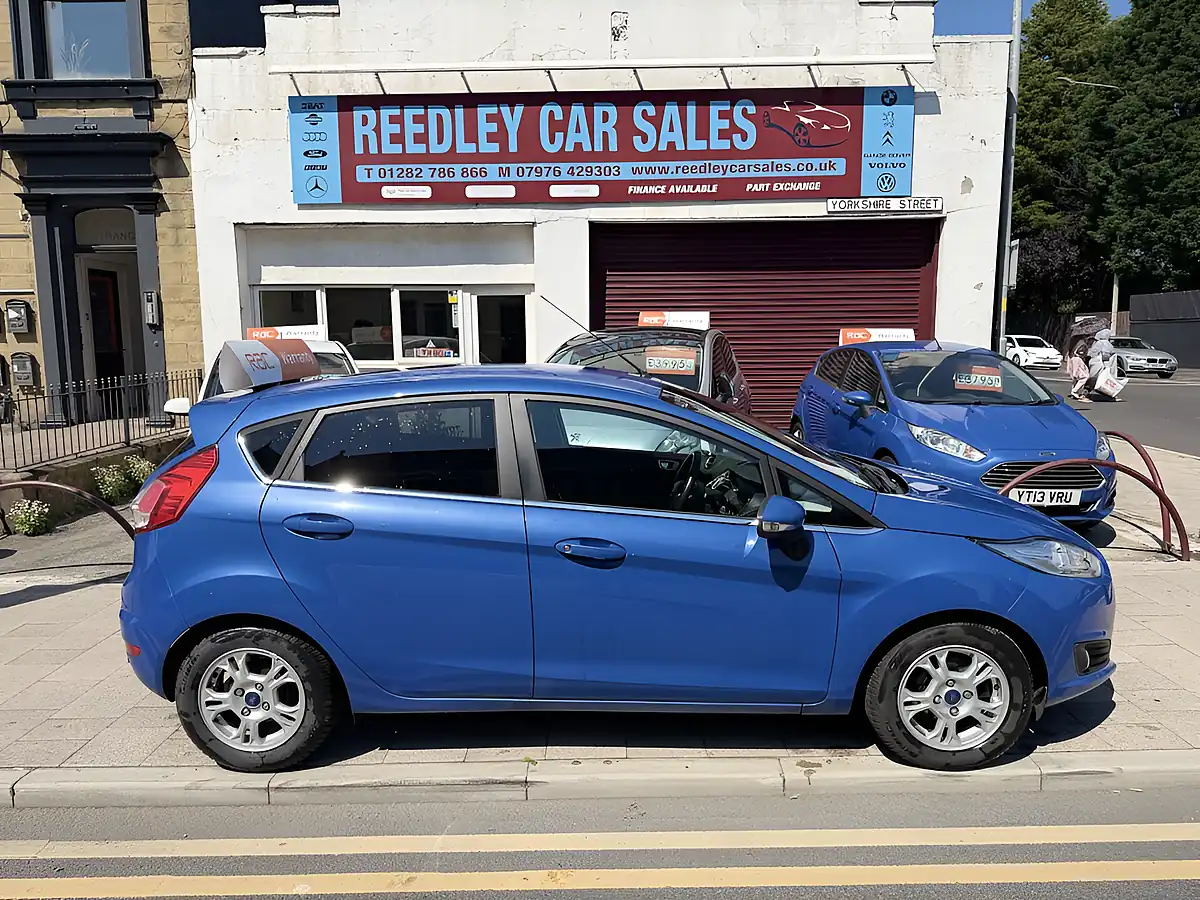 Used 2013 Ford Fiesta Titanium Econetic Blue - Front View