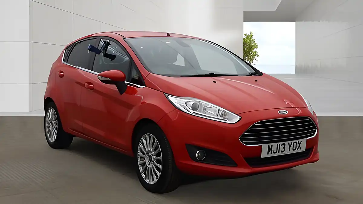 Used 2013 Ford Fiesta Titanium Red - Front View