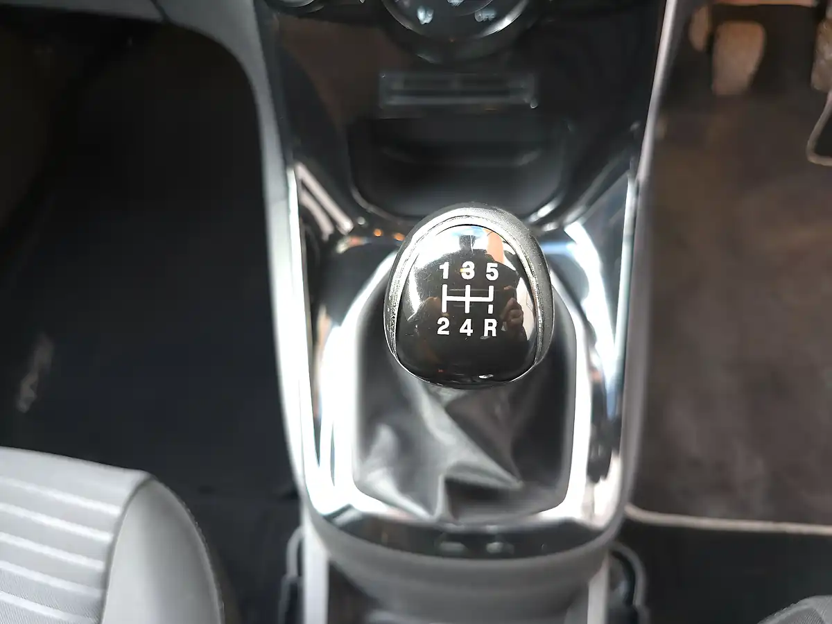 Used 2013 Ford Fiesta Titanium Silver - Interior and Exterior details 10
