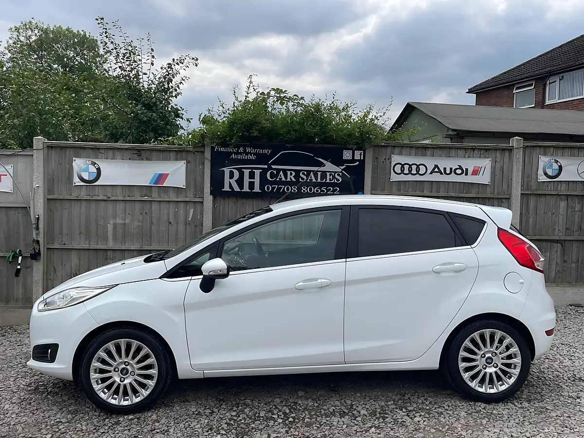 Used 2013 Ford Fiesta Titanium White - Interior and Exterior details 10