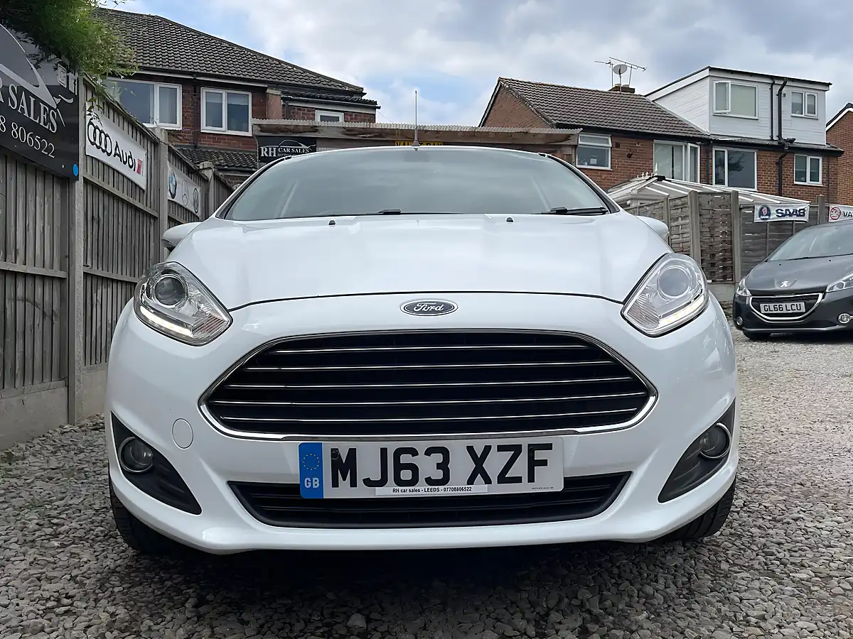 Used 2013 Ford Fiesta Titanium White - Interior and Exterior details 11