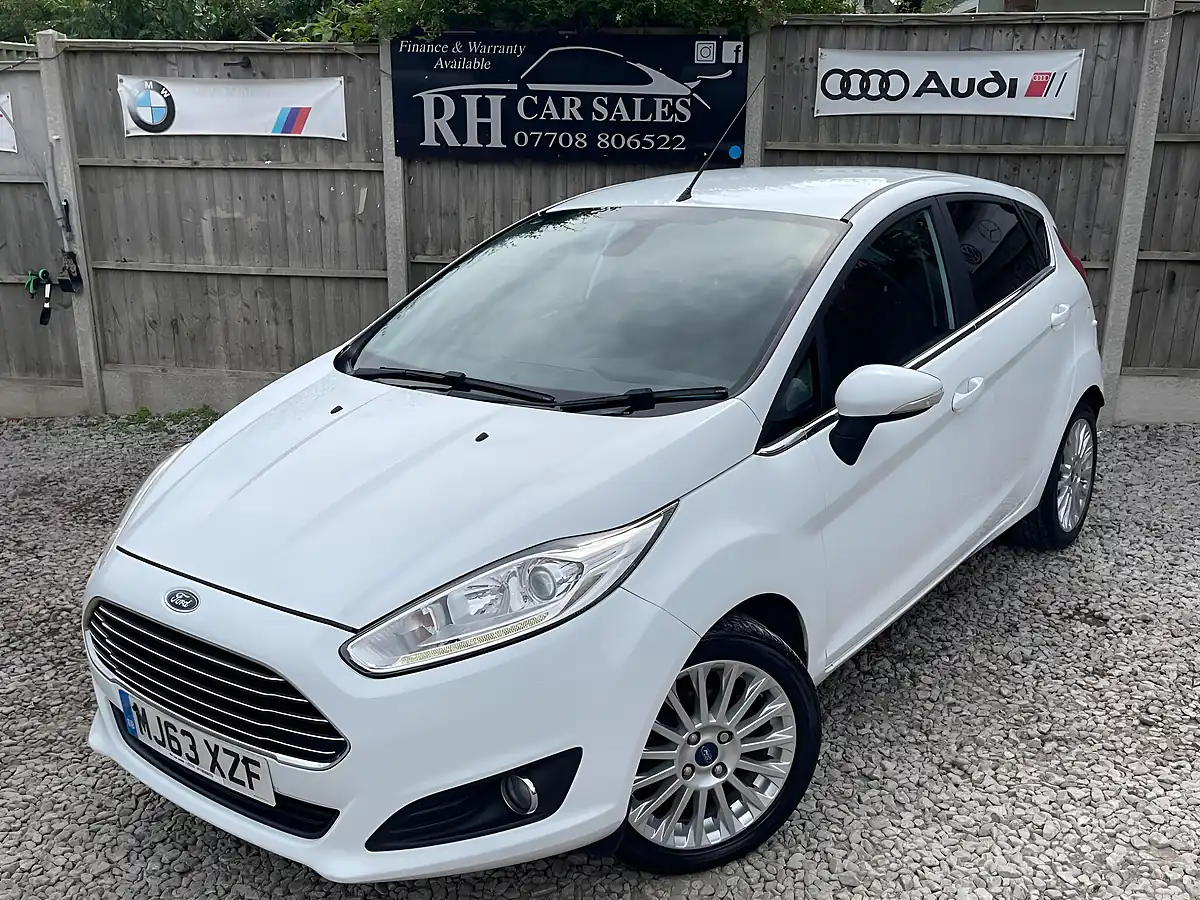 Used 2013 Ford Fiesta Titanium White - Interior and Exterior details 13