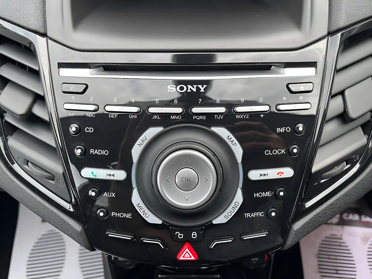 Used 2013 Ford Fiesta Titanium White - Interior and Exterior details 15
