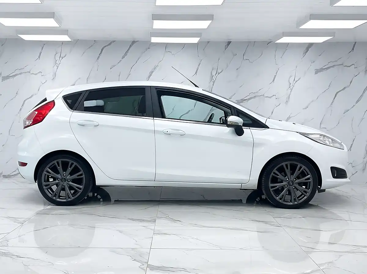 Used 2013 Ford Fiesta Titanium White - Interior and Exterior details 6