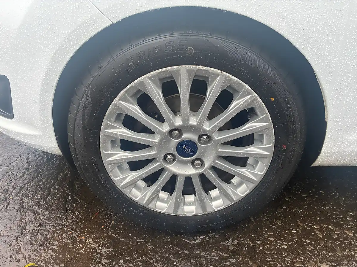 Used 2013 Ford Fiesta Titanium White - Interior and Exterior details 11