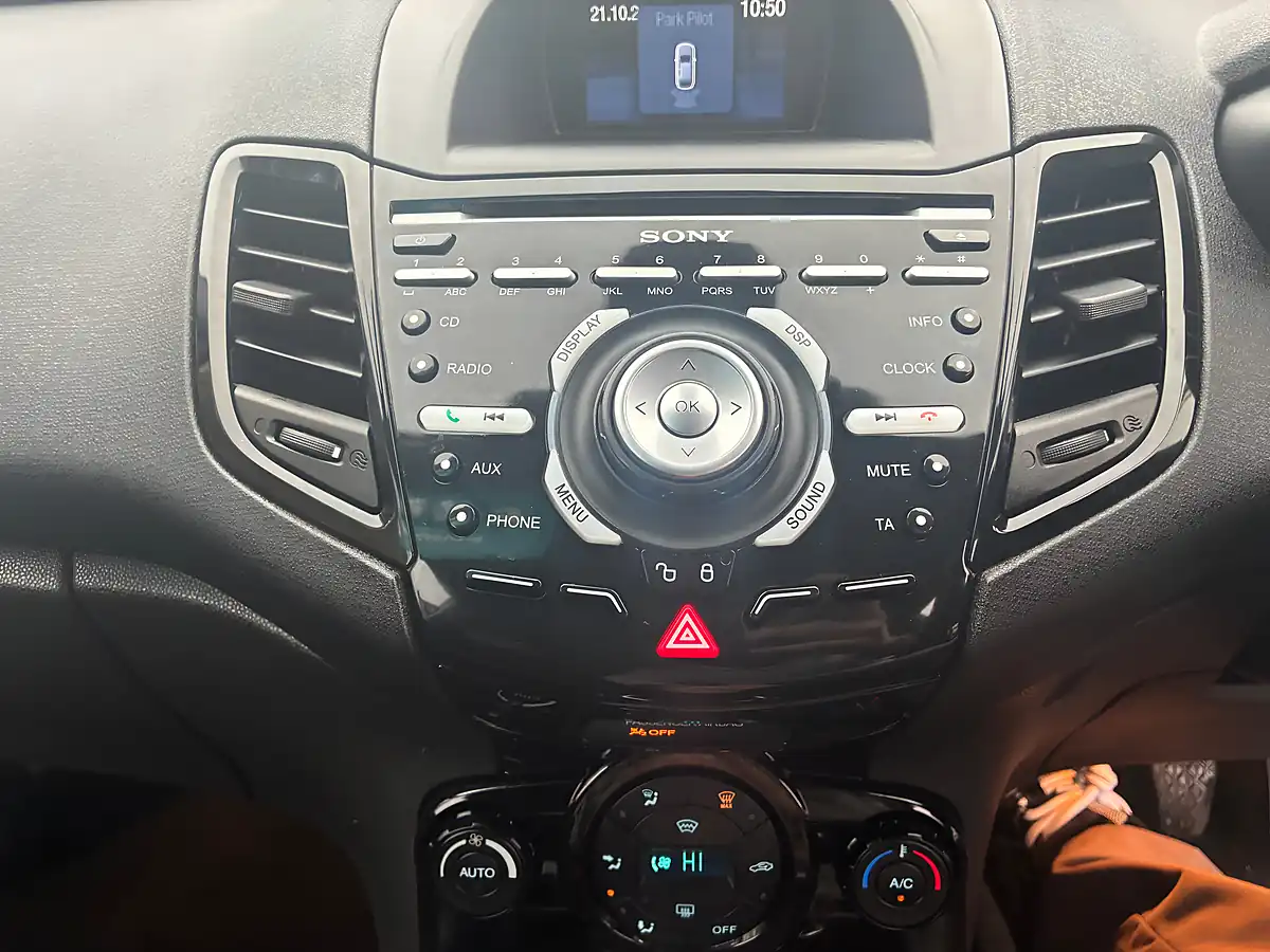 Used 2013 Ford Fiesta Titanium White - Interior and Exterior details 17
