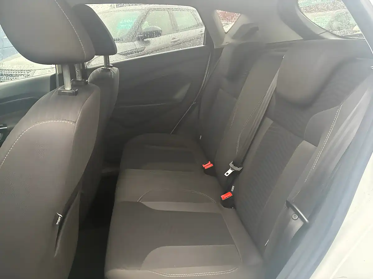 Used 2013 Ford Fiesta Titanium White - Interior and Exterior details 19