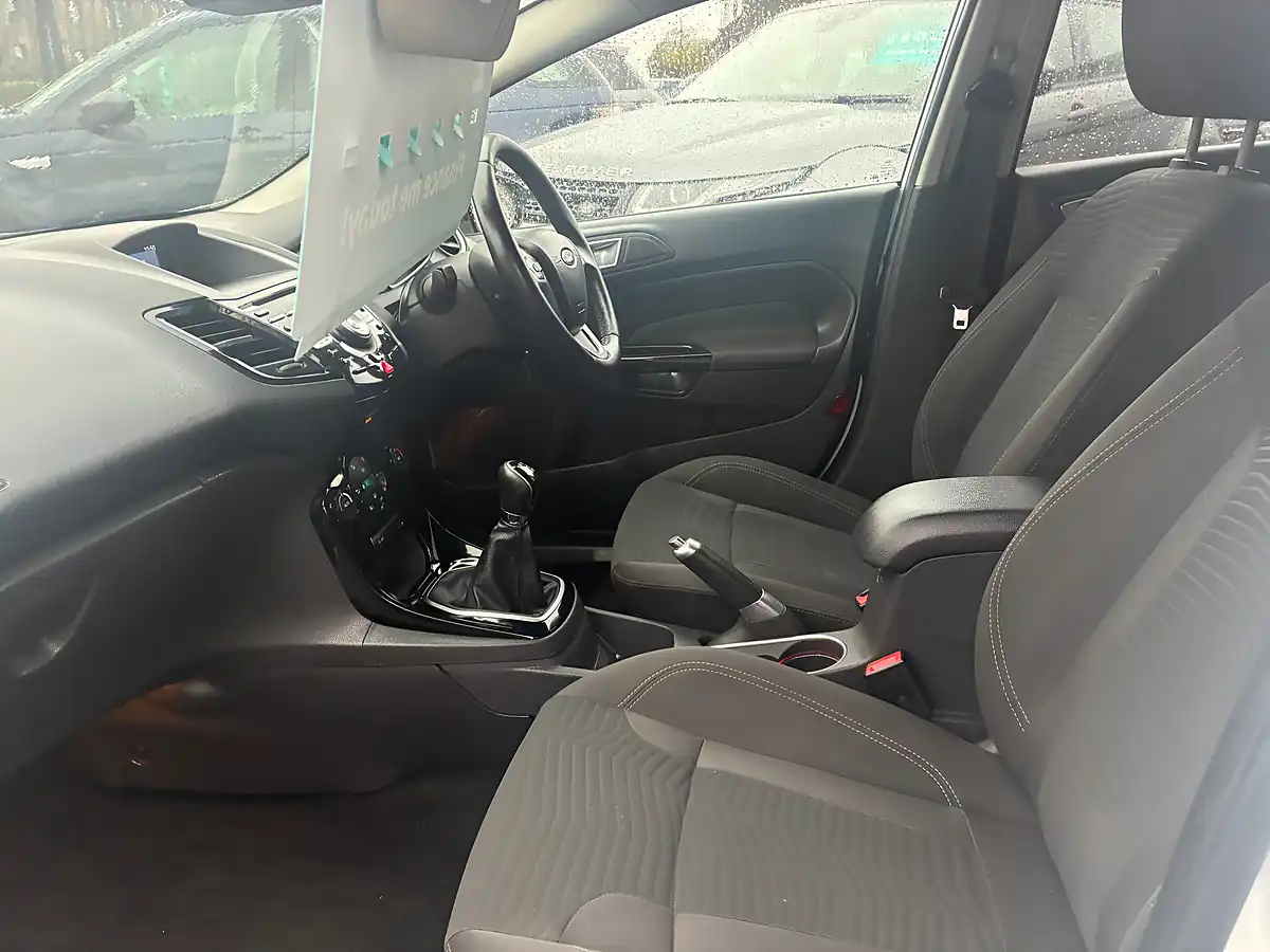 Used 2013 Ford Fiesta Titanium White - Interior and Exterior details 20