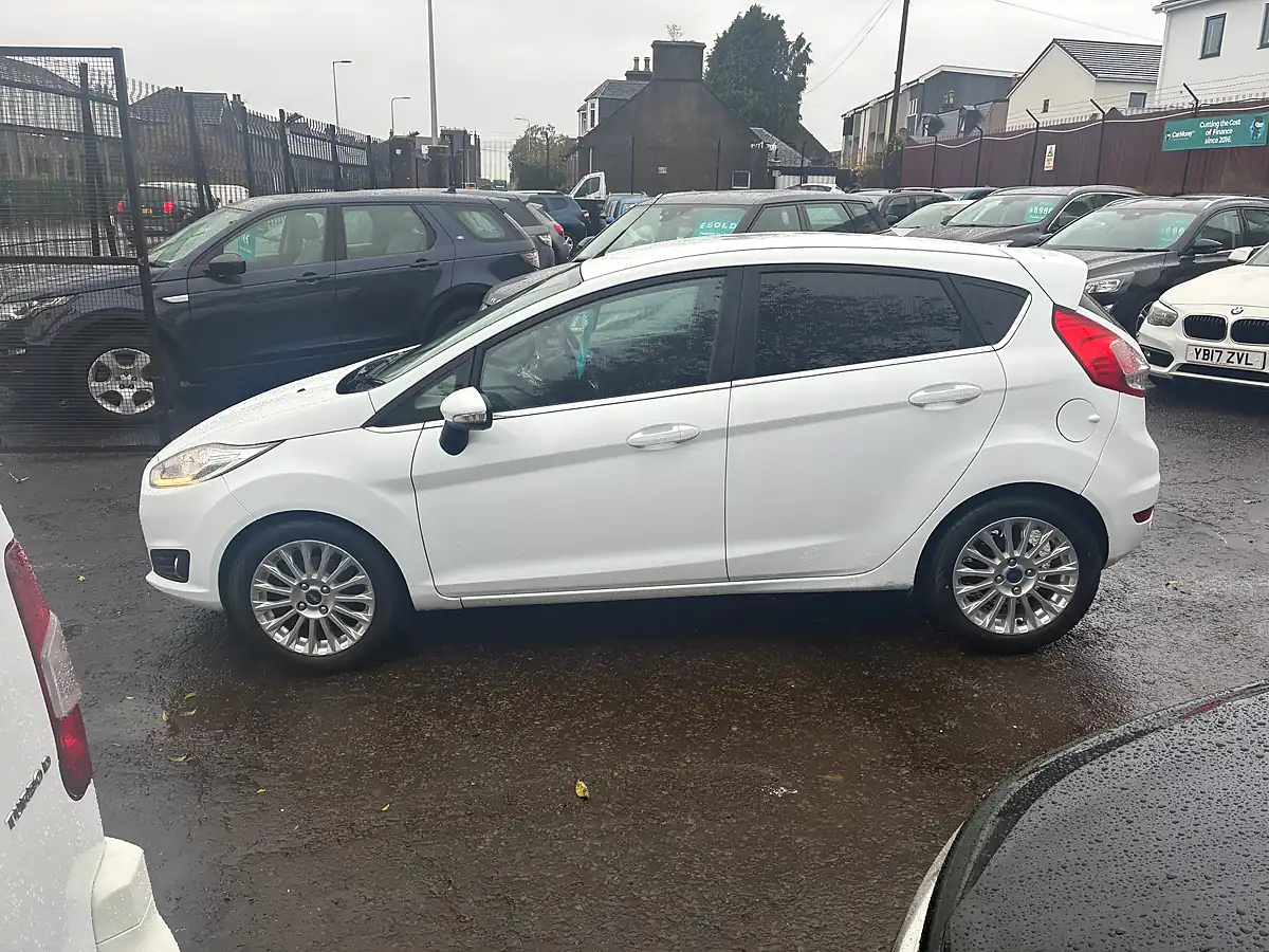 Used 2013 Ford Fiesta Titanium White - Interior and Exterior details 6