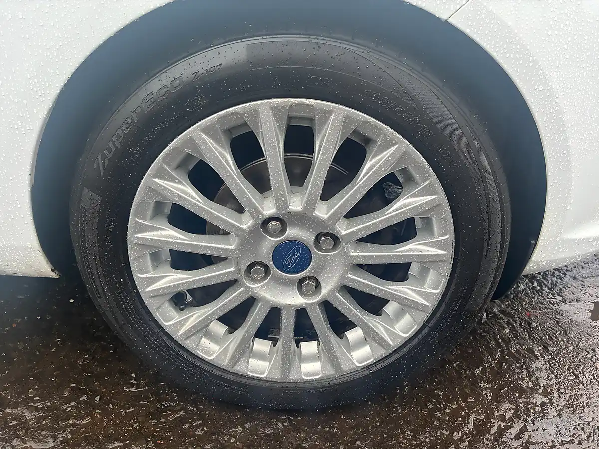 Used 2013 Ford Fiesta Titanium White - Interior and Exterior details 9