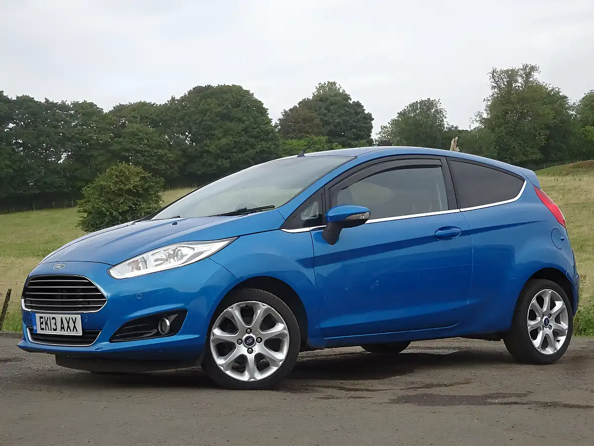 Used 2013 Ford Fiesta Titanium X Blue - Interior and Exterior details 10