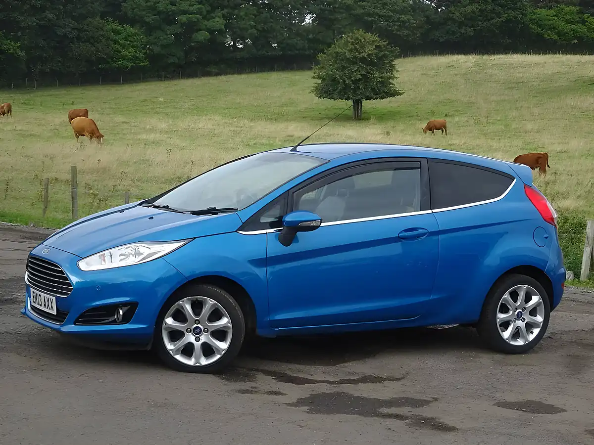 Used 2013 Ford Fiesta Titanium X Blue - Interior and Exterior details 4