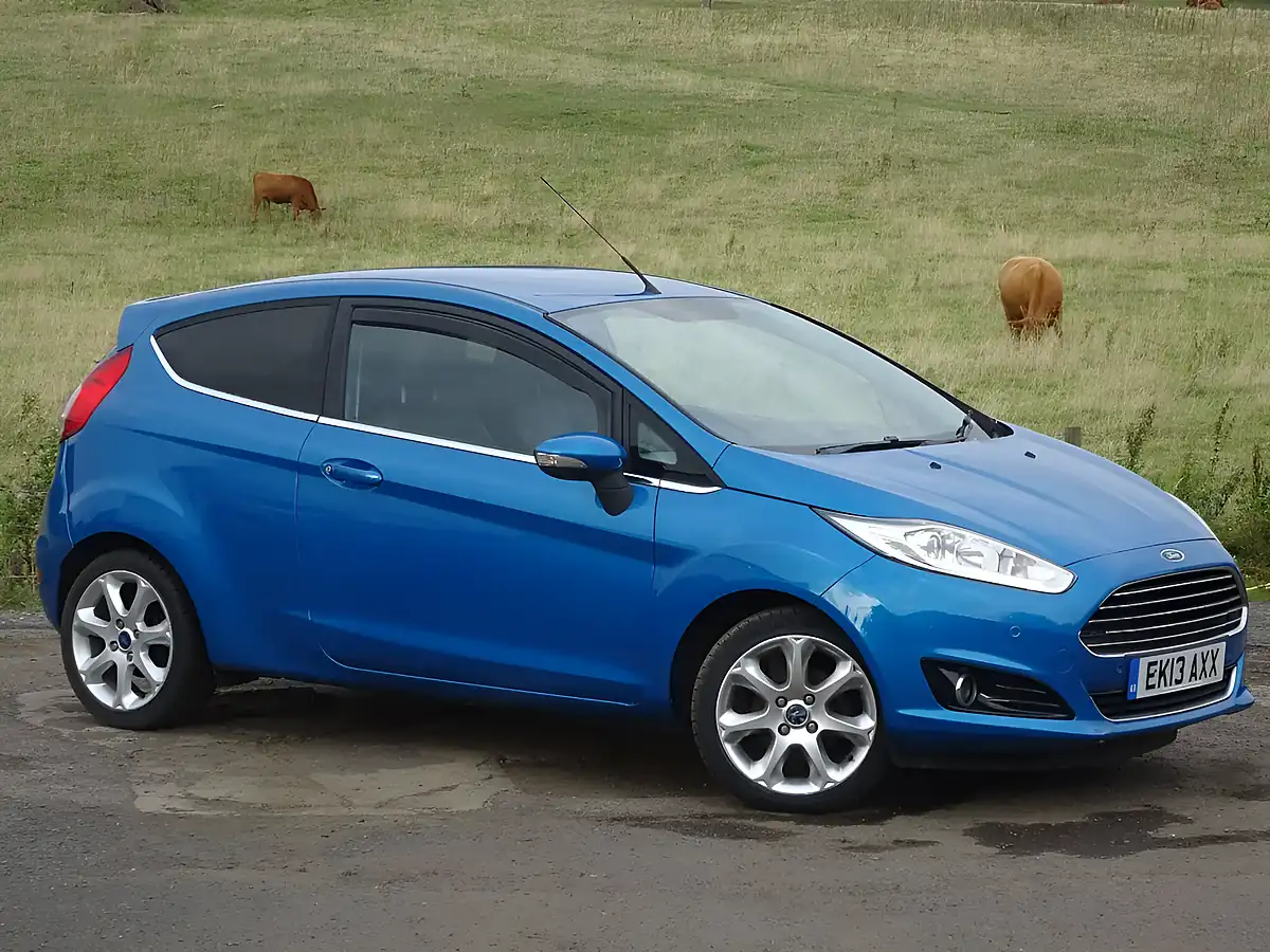 Used 2013 Ford Fiesta Titanium X Blue - Interior and Exterior details 7