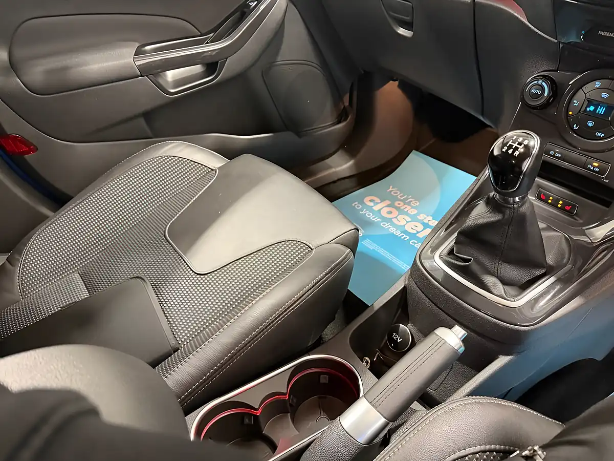 Used 2013 Ford Fiesta Titanium X Blue - Interior and Exterior details 20