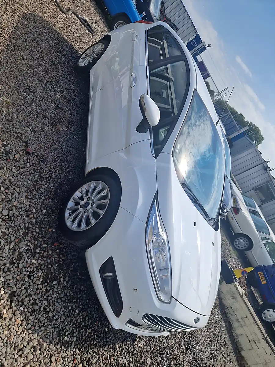Used 2013 Ford Fiesta Titanium X White - Interior and Exterior details 14