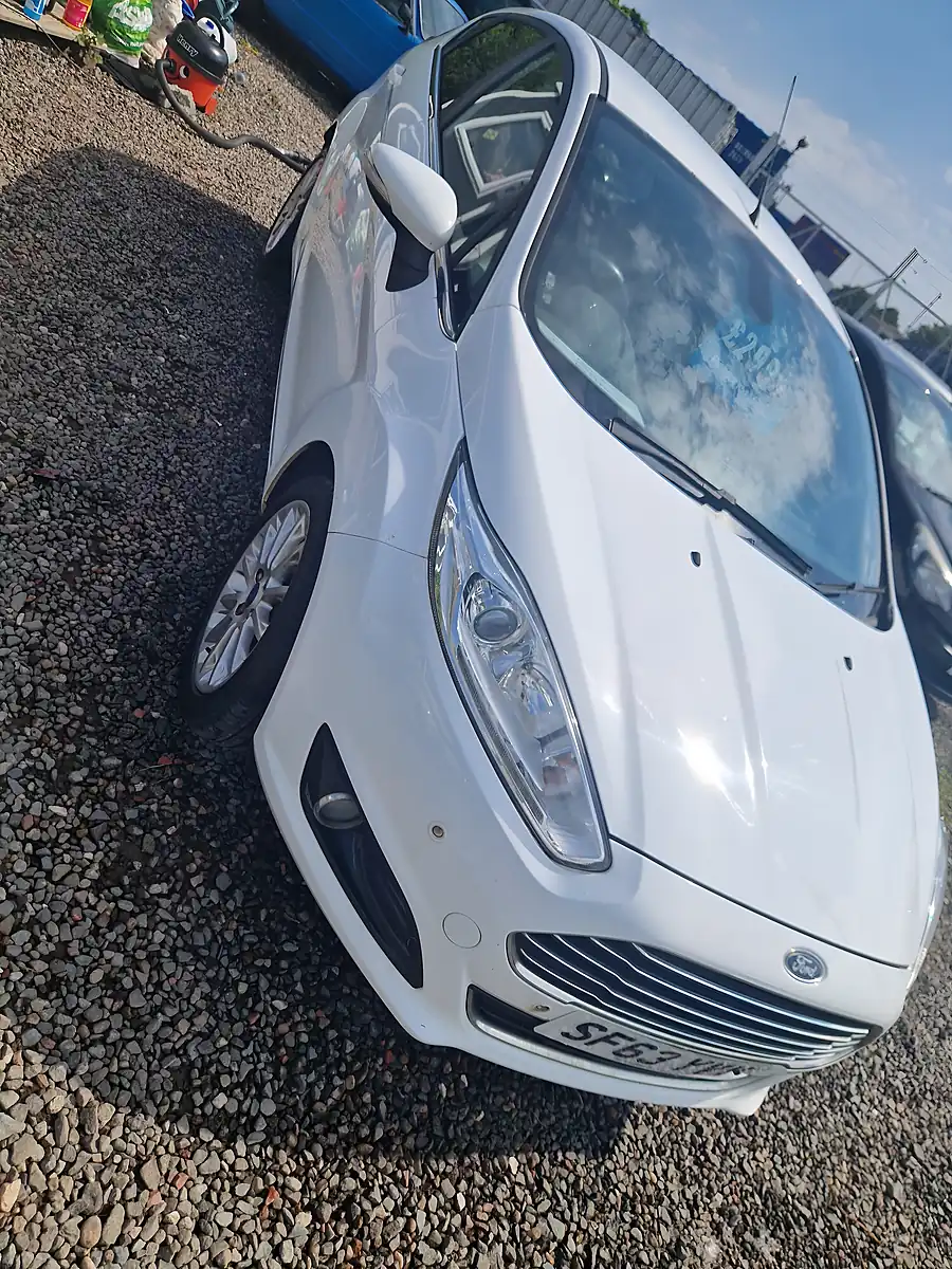 Used 2013 Ford Fiesta Titanium X White - Interior and Exterior details 5