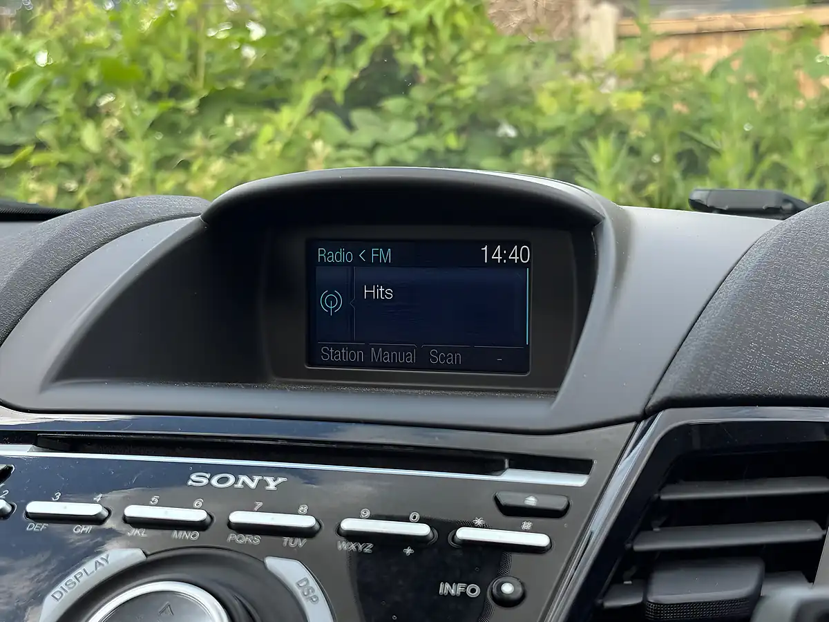 Used 2013 Ford Fiesta Titanium Yellow - Interior and Exterior details 15