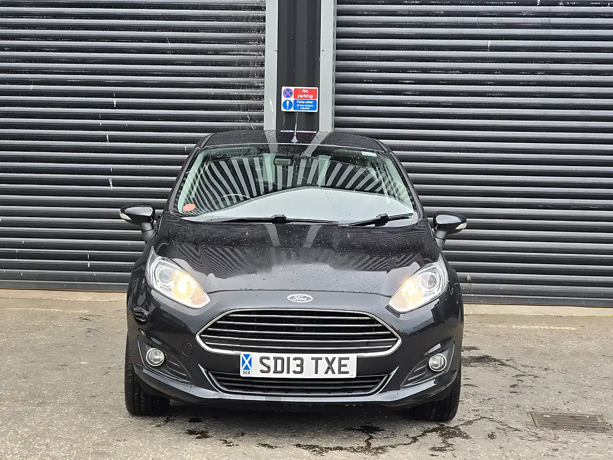 Used 2013 Ford Fiesta Zetec Black - Interior and Exterior details 6