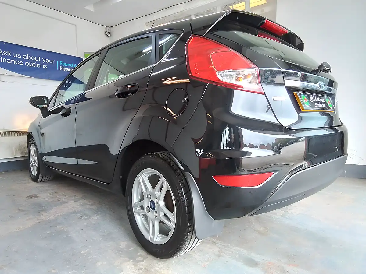 Used 2013 Ford Fiesta Zetec Black - Interior and Exterior details 8