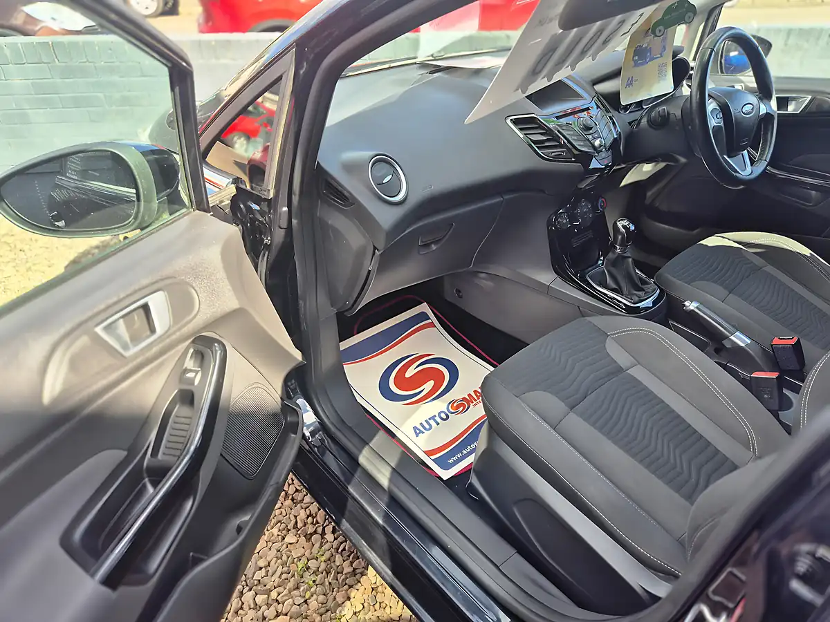 Used 2013 Ford Fiesta Zetec Black - Interior and Exterior details 11