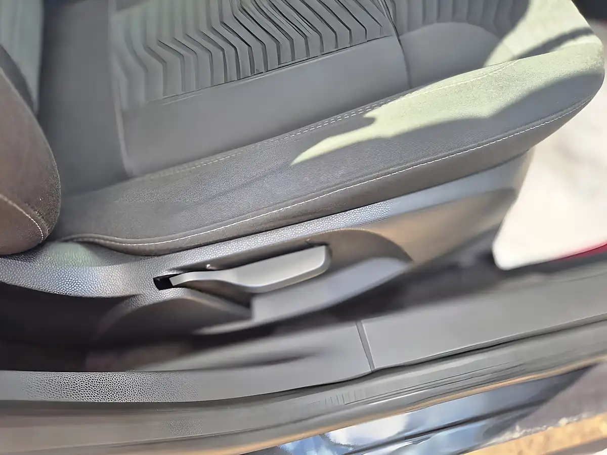Used 2013 Ford Fiesta Zetec Black - Interior and Exterior details 13