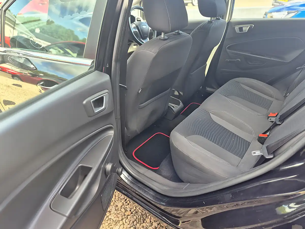 Used 2013 Ford Fiesta Zetec Black - Interior and Exterior details 14