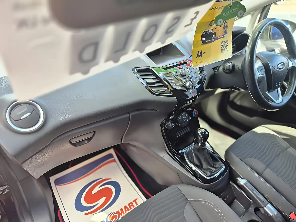 Used 2013 Ford Fiesta Zetec Black - Interior and Exterior details 6