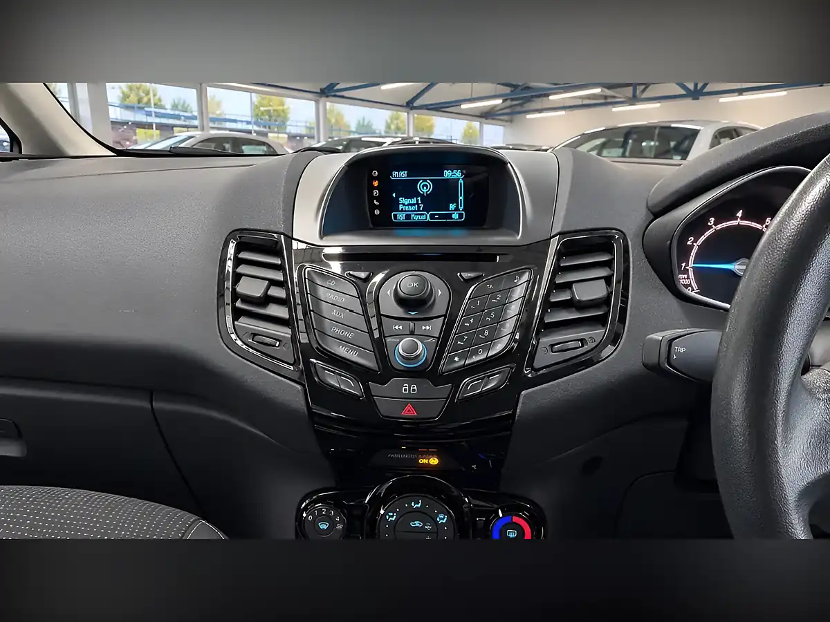 Used 2013 Ford Fiesta Zetec Black - Interior and Exterior details 19