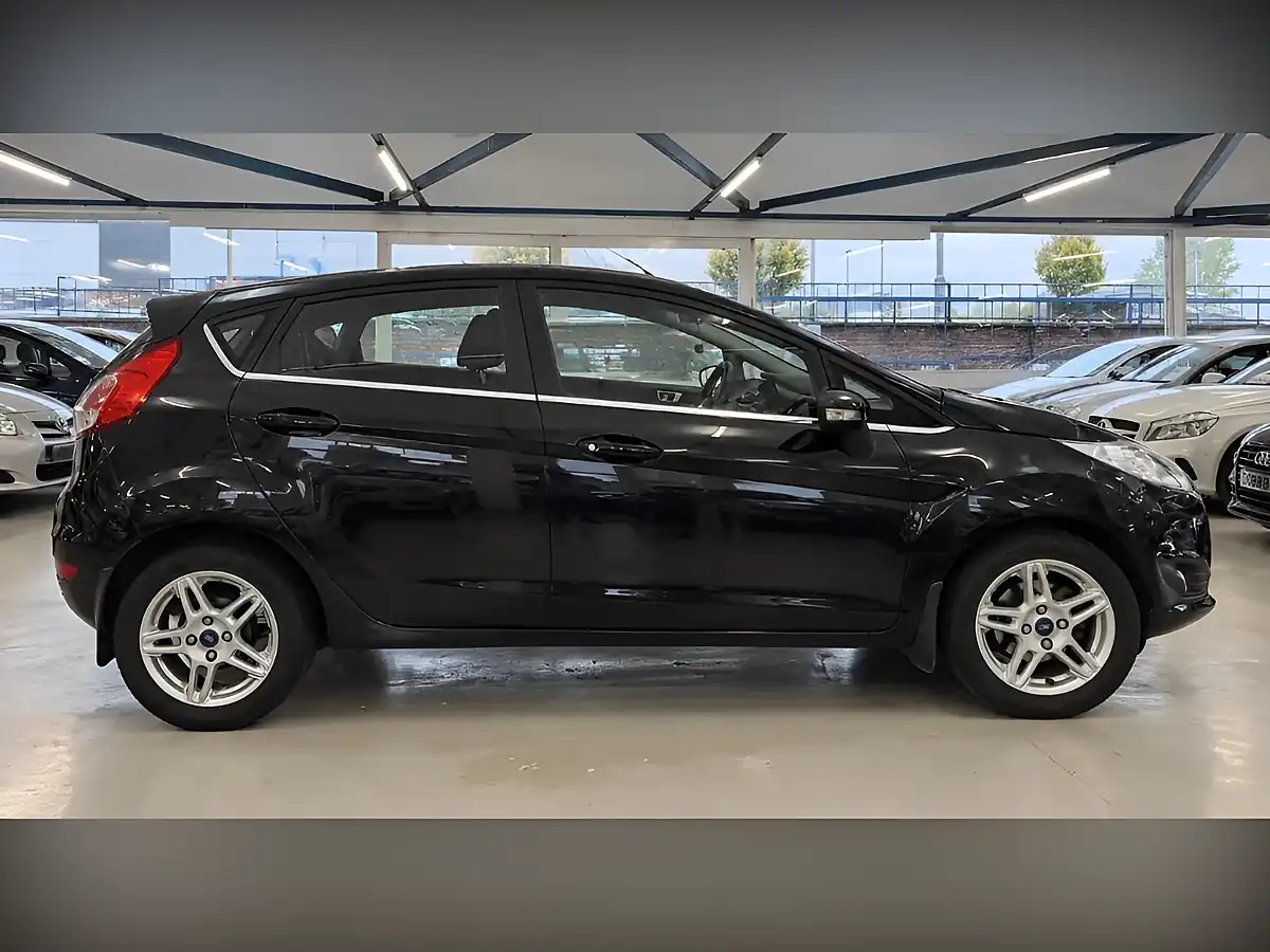 Used 2013 Ford Fiesta Zetec Black - Interior and Exterior details 2