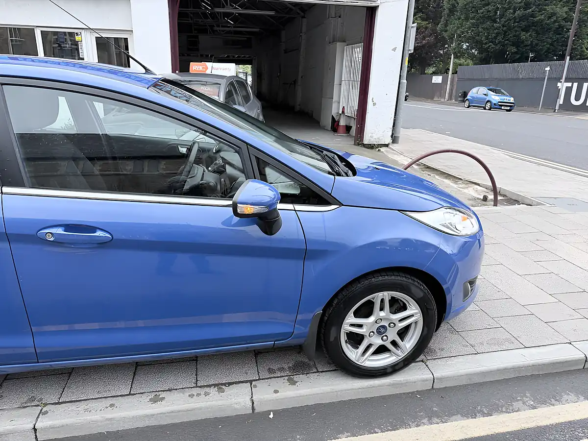 Used 2013 Ford Fiesta Zetec Blue - Interior and Exterior details 13
