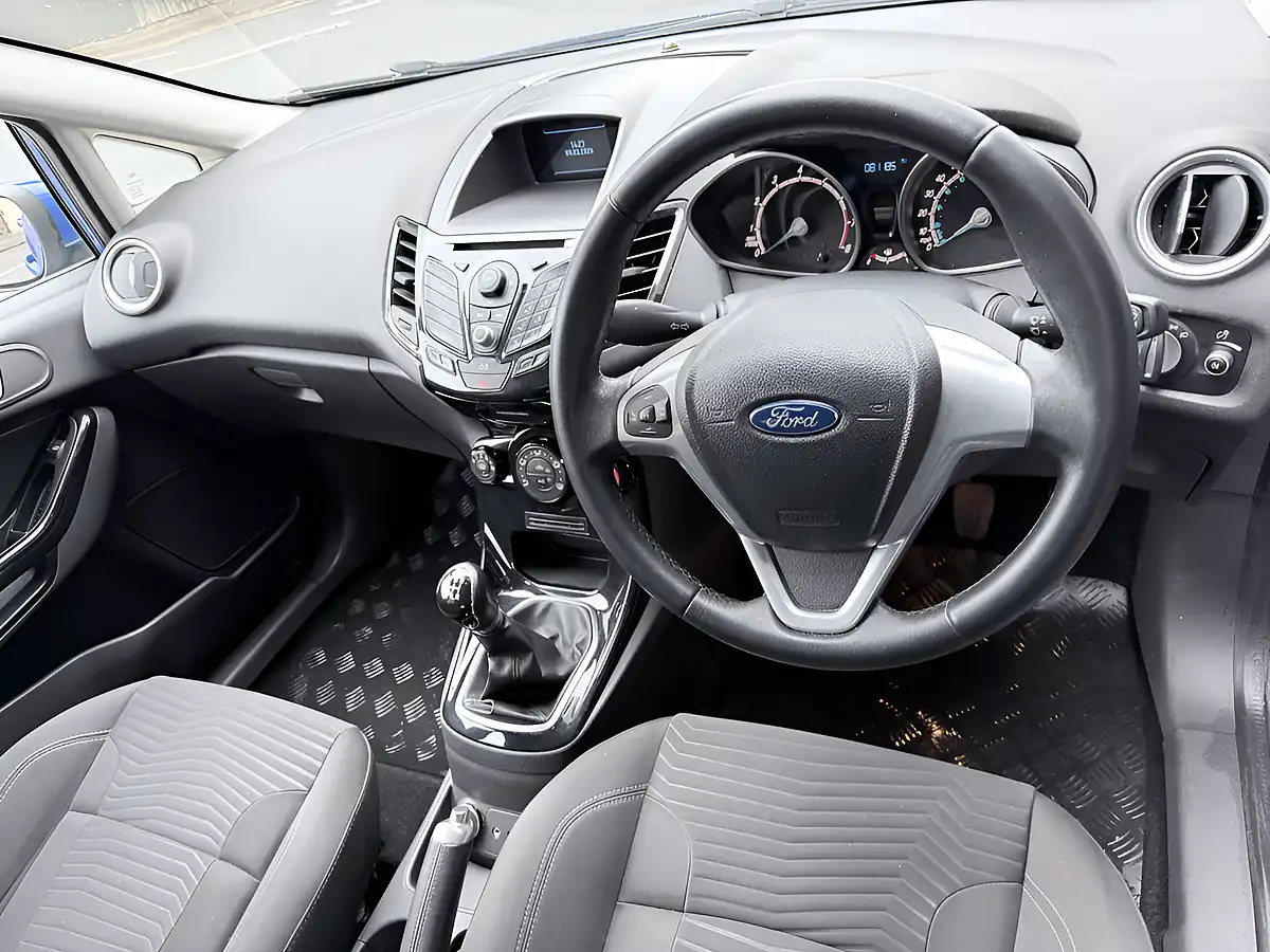 Used 2013 Ford Fiesta Zetec Blue - Interior and Exterior details 17