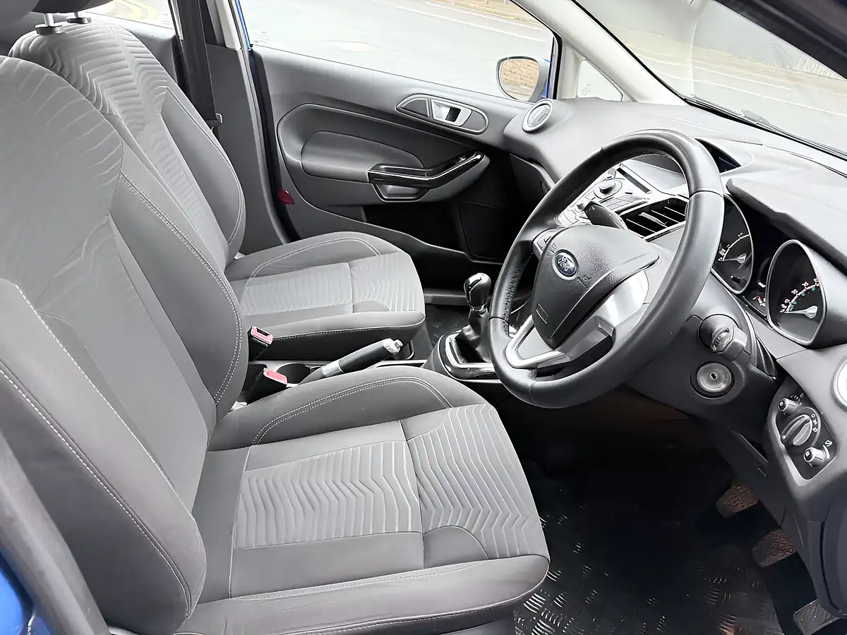 Used 2013 Ford Fiesta Zetec Blue - Interior and Exterior details 19