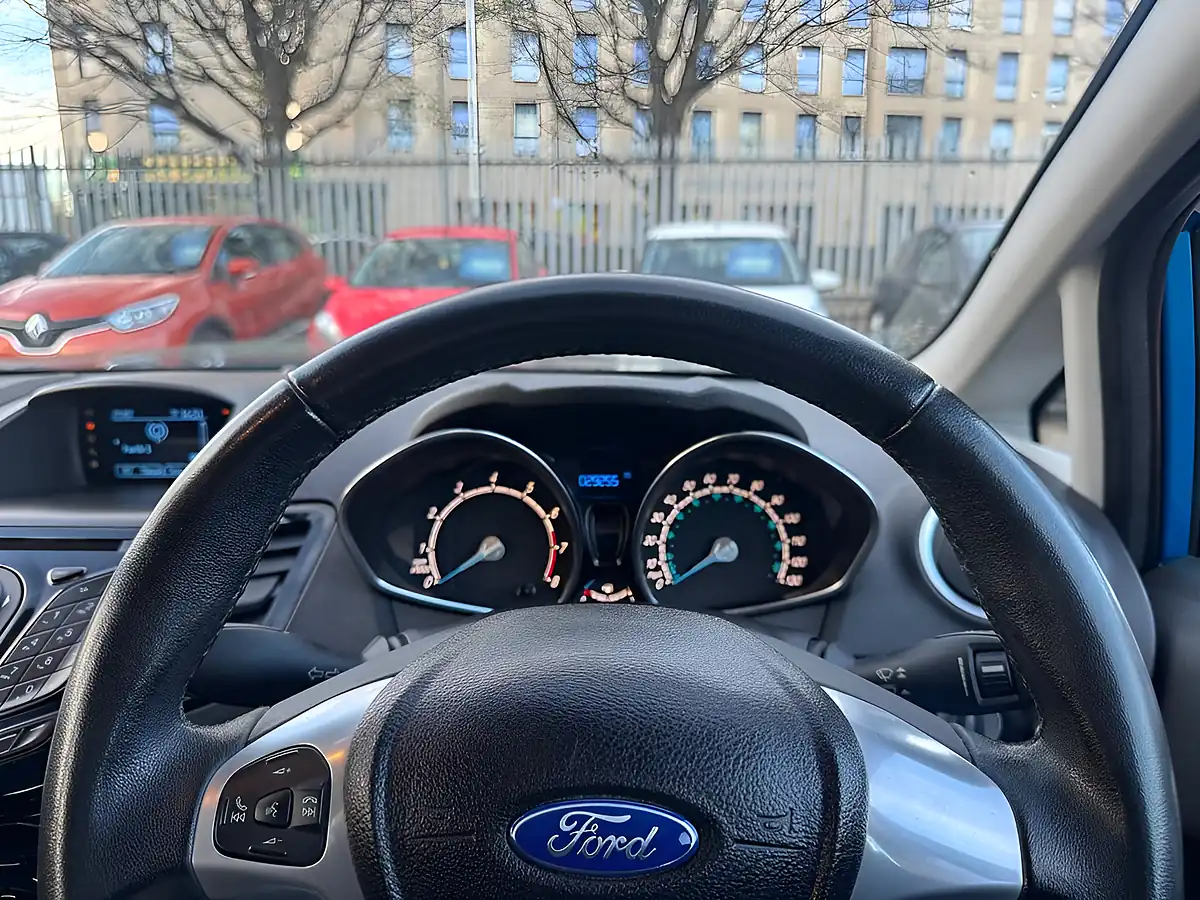 Used 2013 Ford Fiesta Zetec Blue - Interior and Exterior details 12