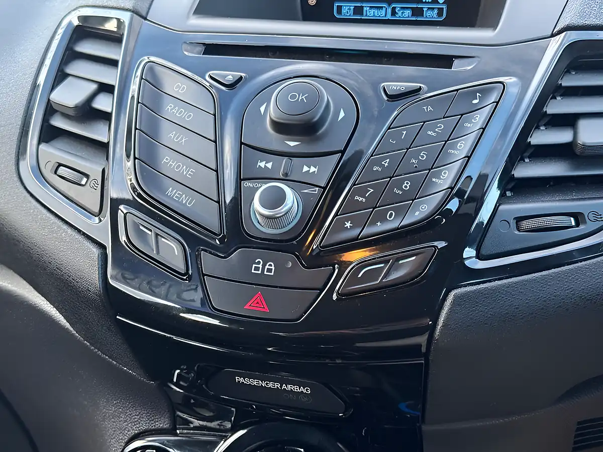 Used 2013 Ford Fiesta Zetec Blue - Interior and Exterior details 14