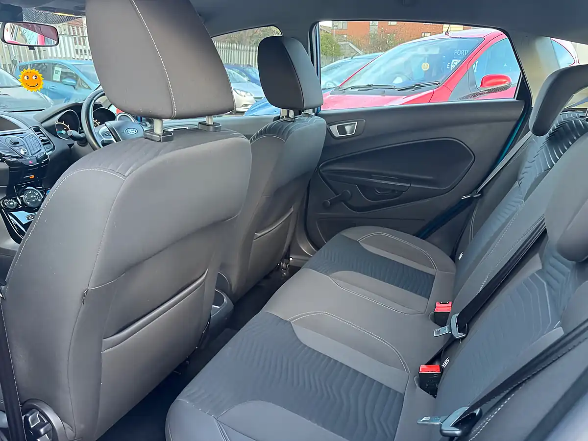 Used 2013 Ford Fiesta Zetec Blue - Interior and Exterior details 9