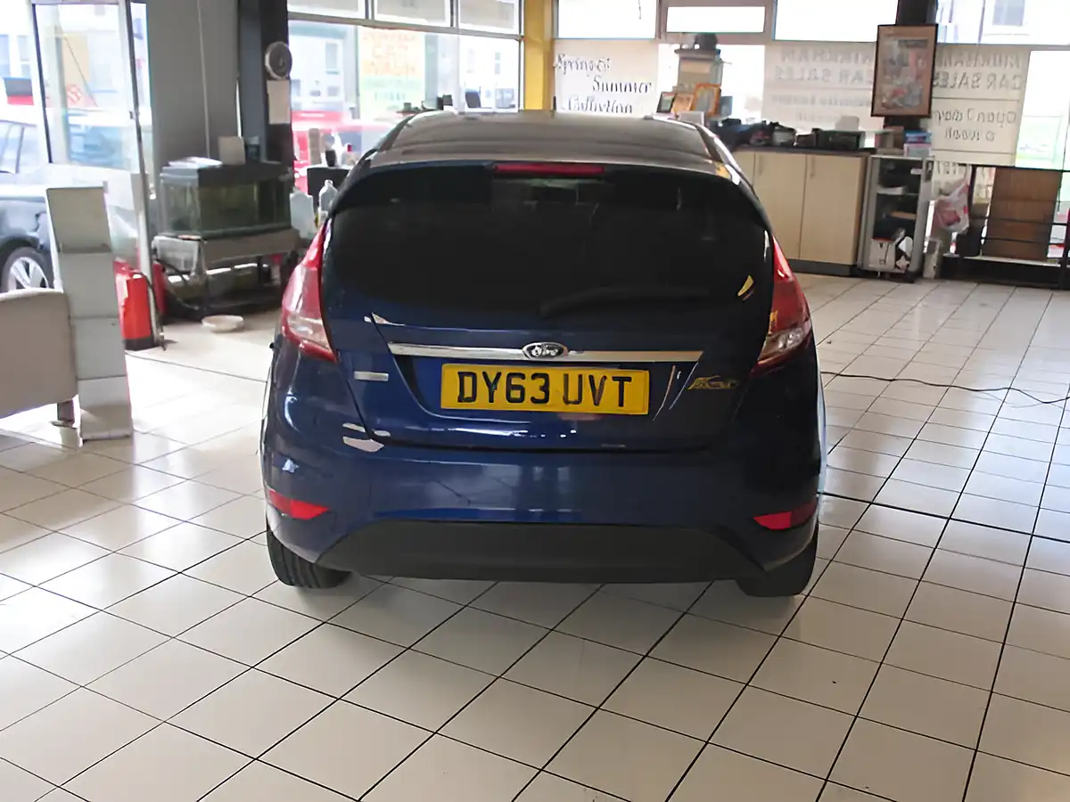 Used 2013 Ford Fiesta Zetec Blue - Interior and Exterior details 5