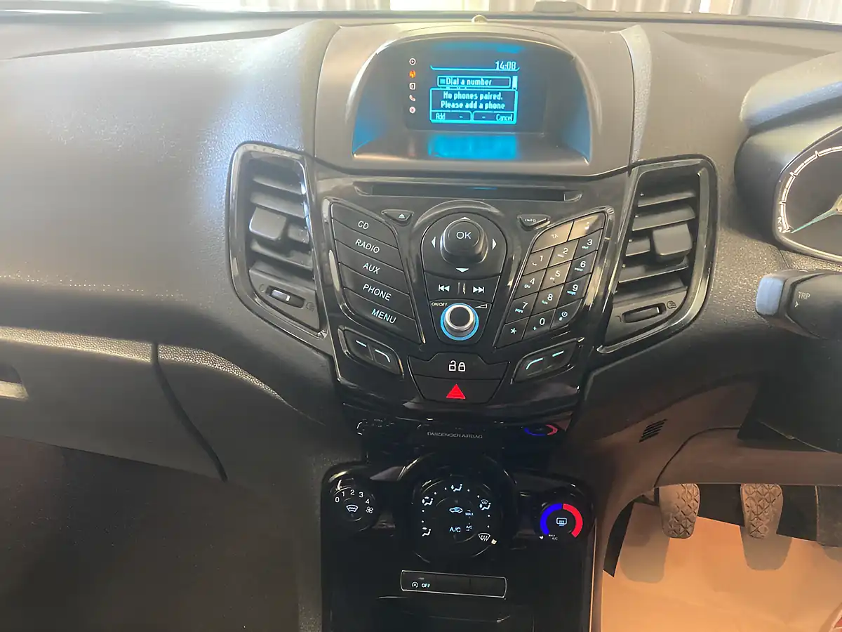 Used 2013 Ford Fiesta Zetec Blue - Interior and Exterior details 10