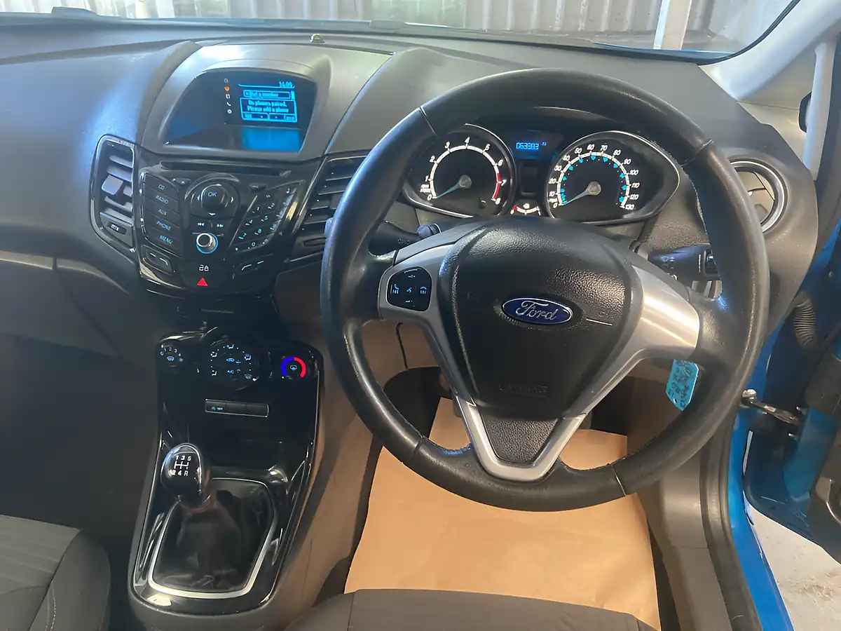 Used 2013 Ford Fiesta Zetec Blue - Interior and Exterior details 11