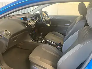 Used 2013 Ford Fiesta Zetec Blue - Interior and Exterior details 15