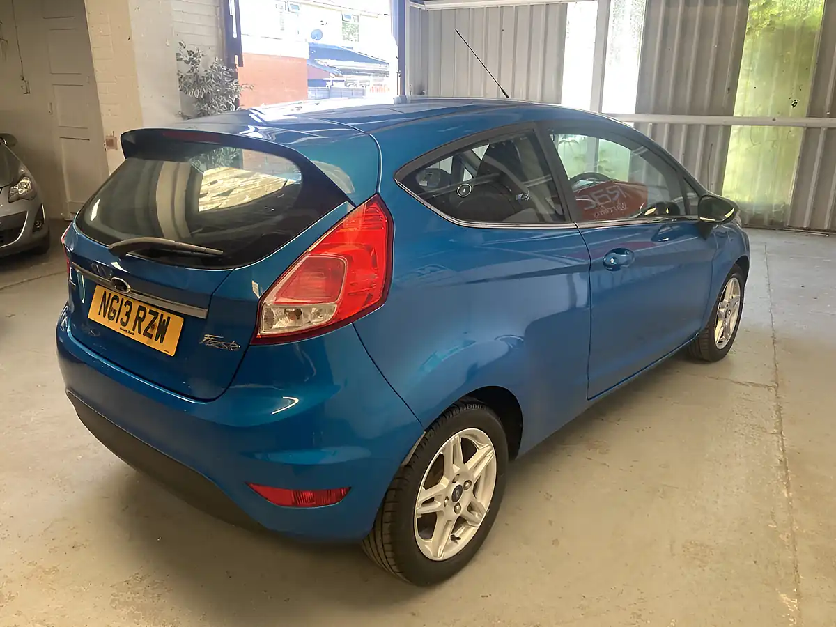 Used 2013 Ford Fiesta Zetec Blue - Interior and Exterior details 4